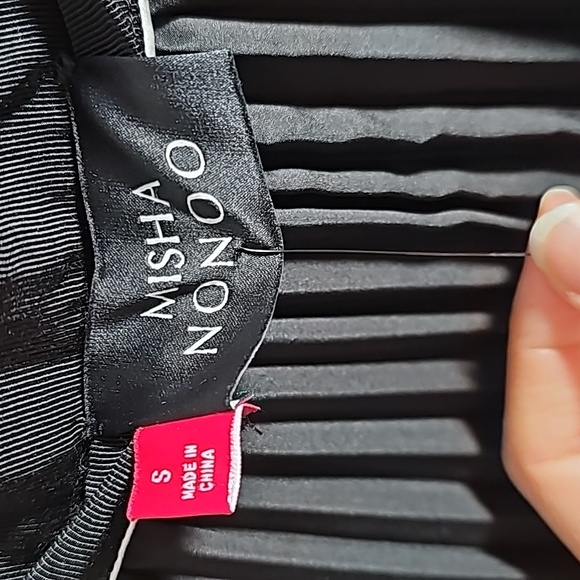 Misha Nonoo Black Pleated 'Saturday' Pleated Skirt Midi Meghan Markle Size S NWT - Picture 11 of 12